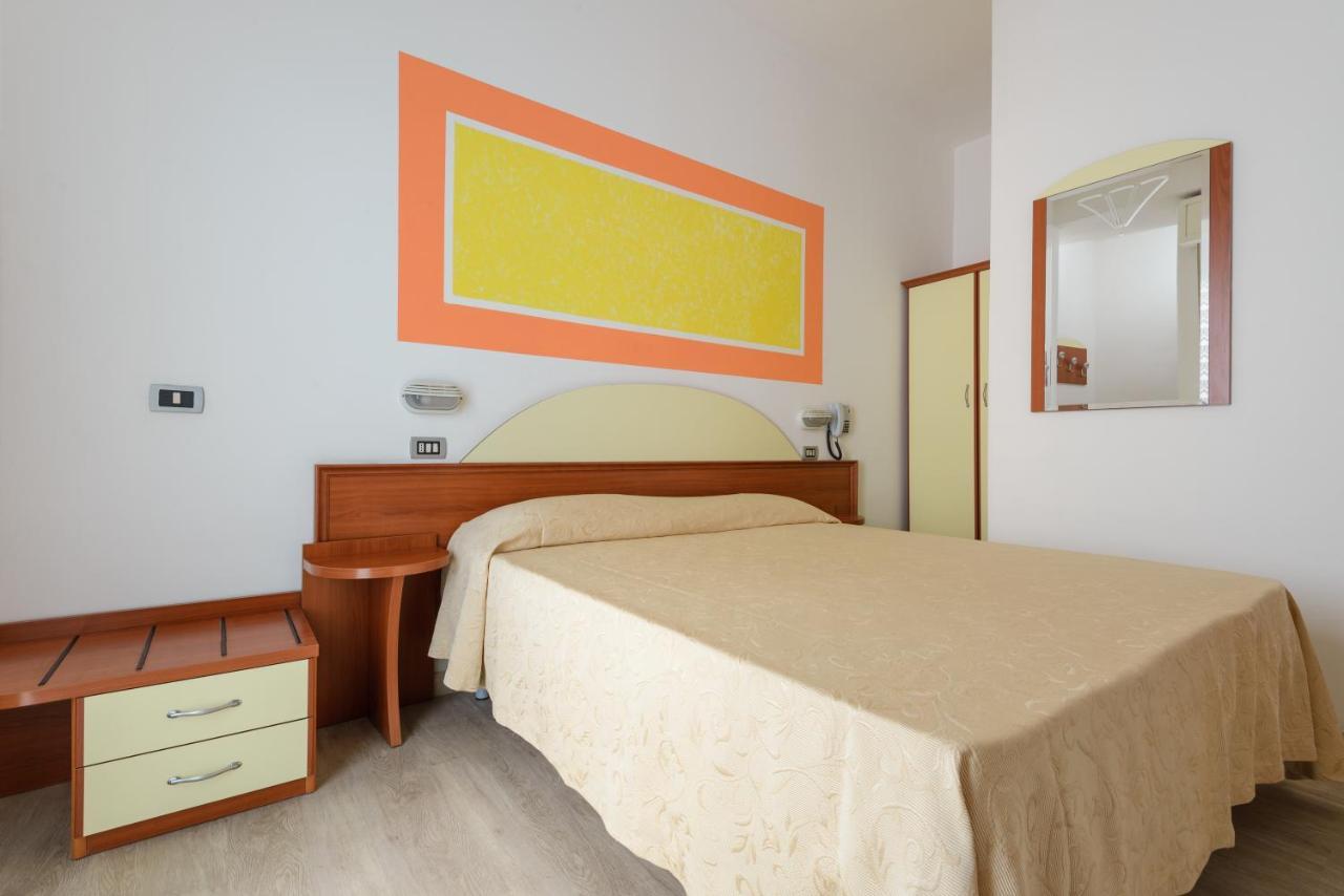 Hotel Clipper Cattolica Exterior foto